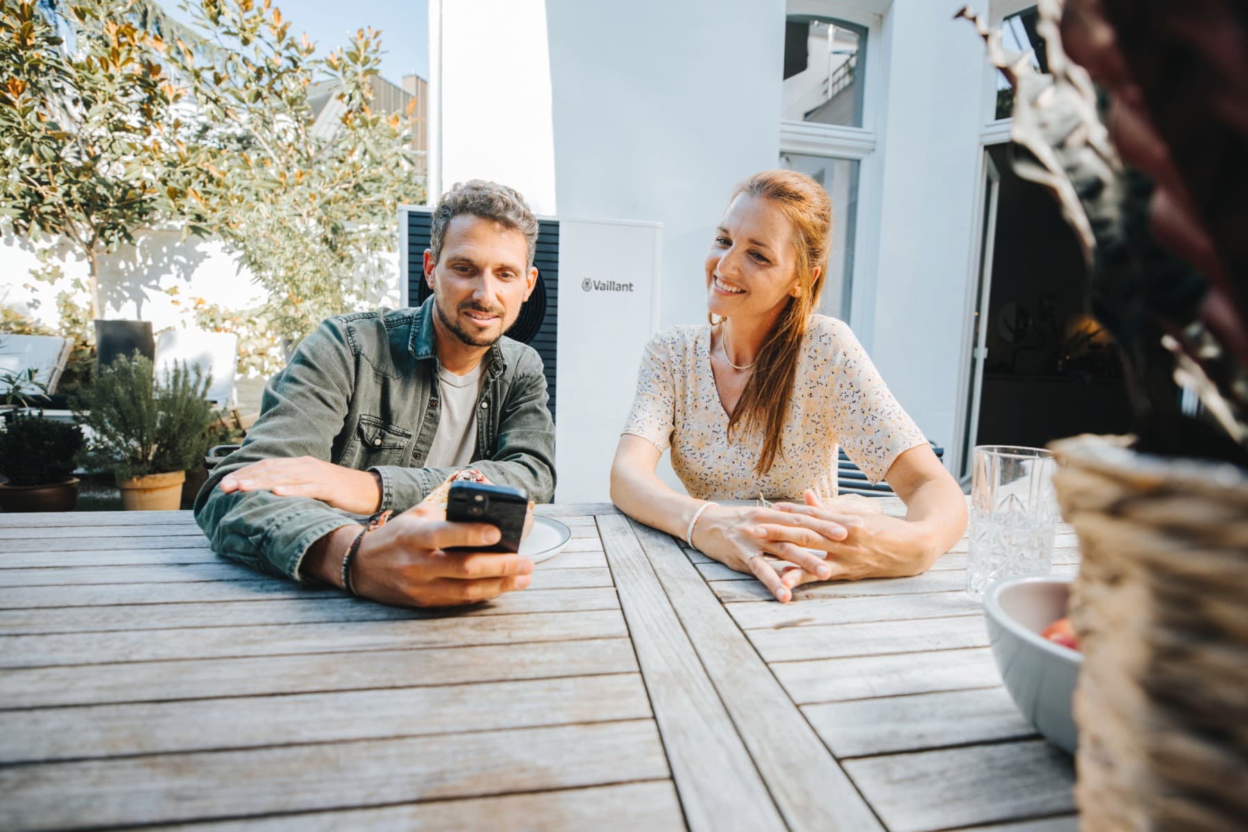 Para rejestrująca swój system grzewczy w portalu internetowym myVaillant