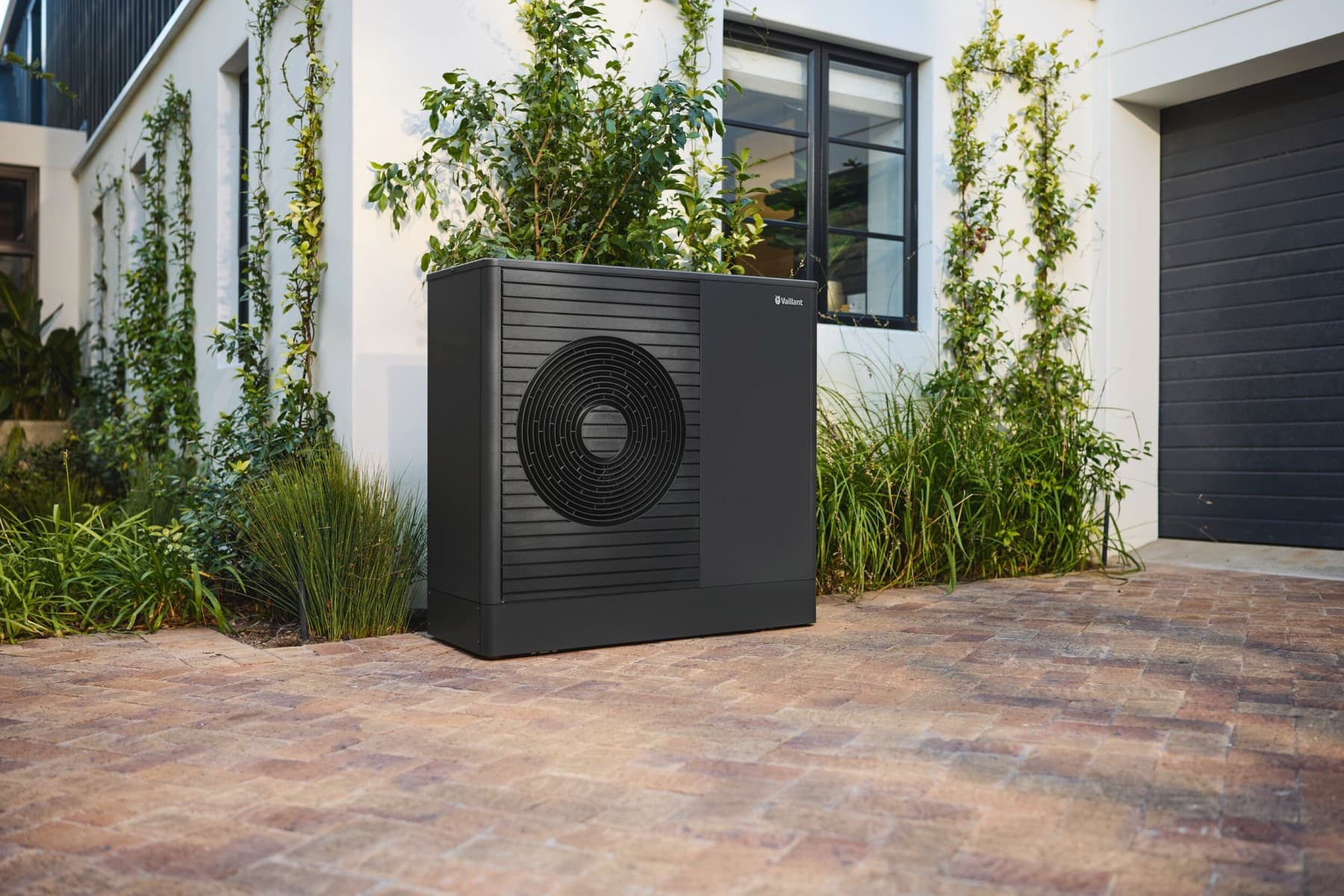 AroTHERM plus blisko okna