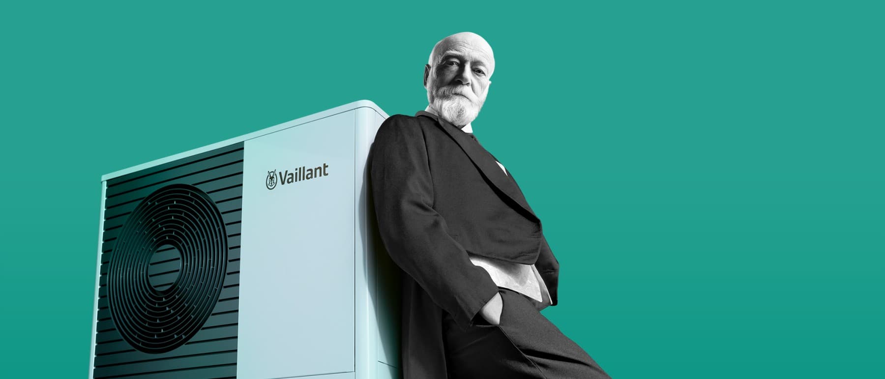 Johann Vaillant pochylony przed pompą ciepła